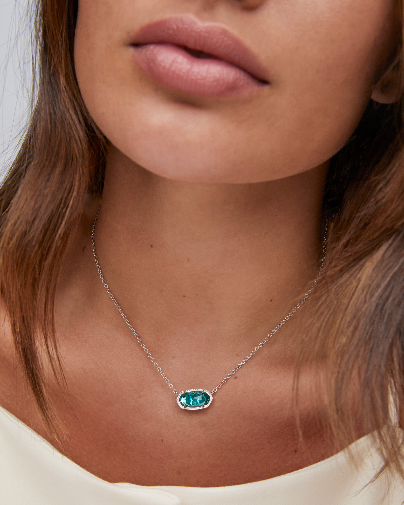 Kendra-Scott-Elisa-Pendant-Necklace-London-Blue-Glass-Silver-01