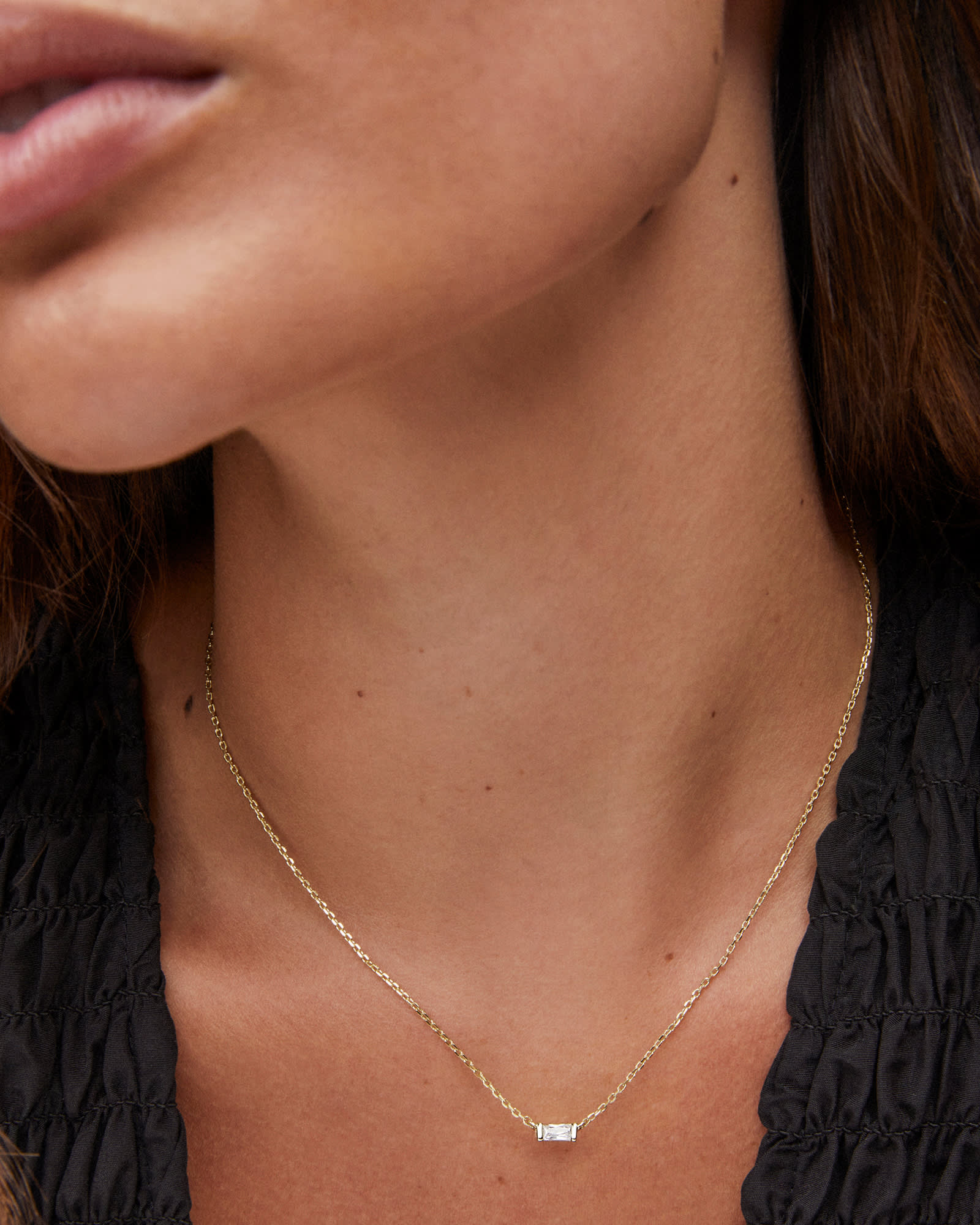 Kendra-Scott-Juliette-Pendant-Necklace-White-Crystal-Gold-01