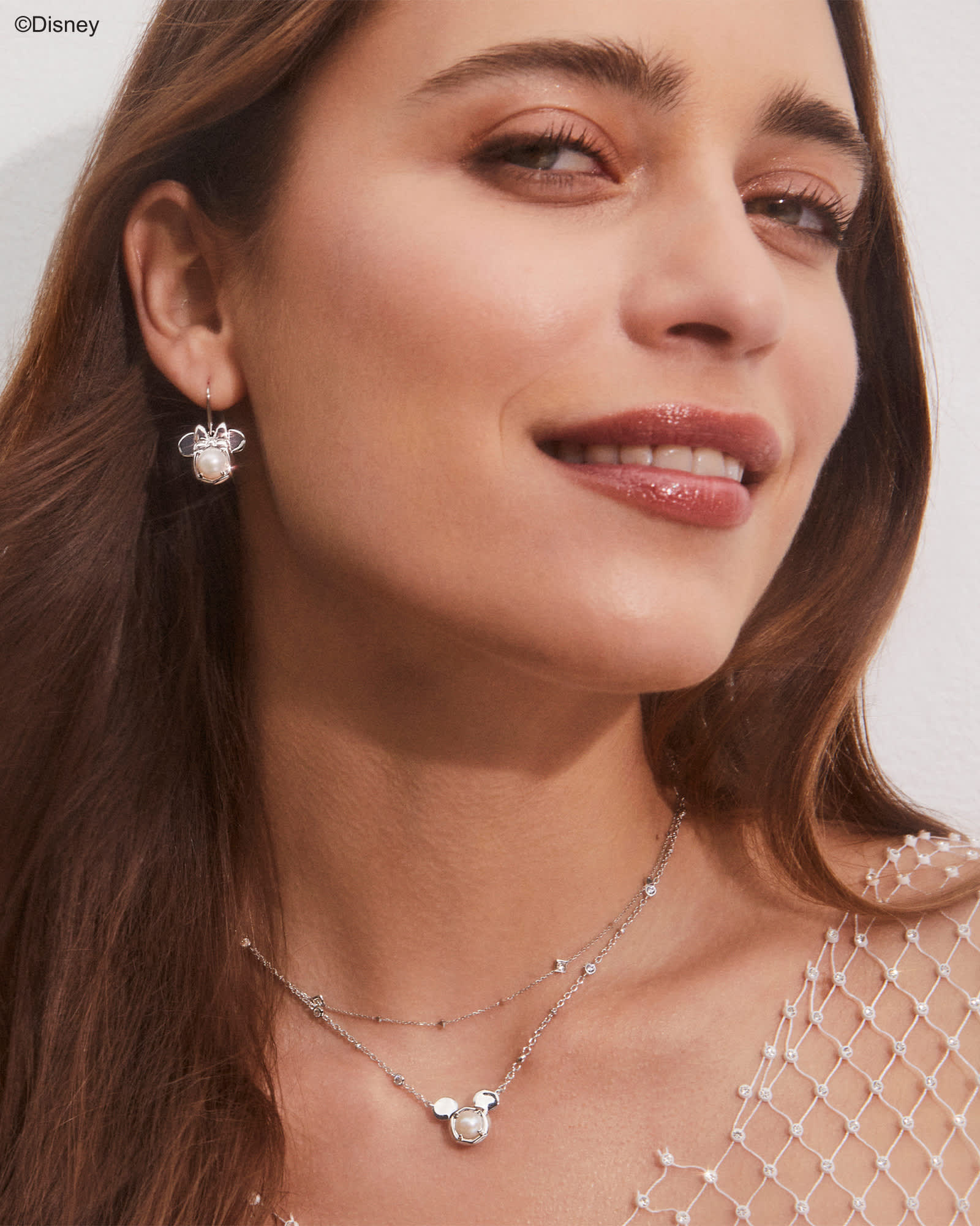 Kendra-Scott-Minnie-Mouse-Drop-Earrings-White-Pearl-Rhodium-03