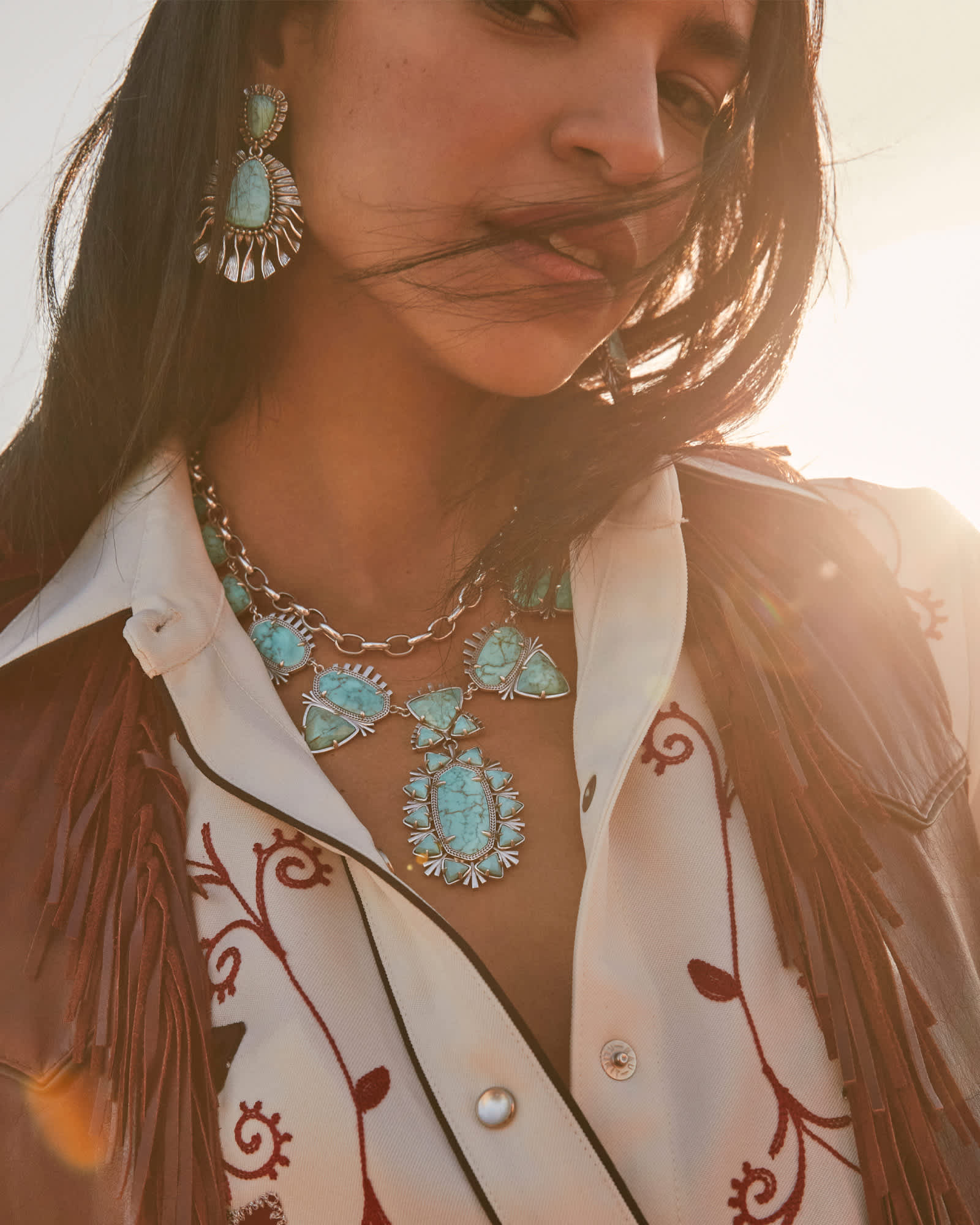 Kendra-Scott-Havana-Statement-Necklace-Turquoise-Magnesite-Vintage-Silver-00