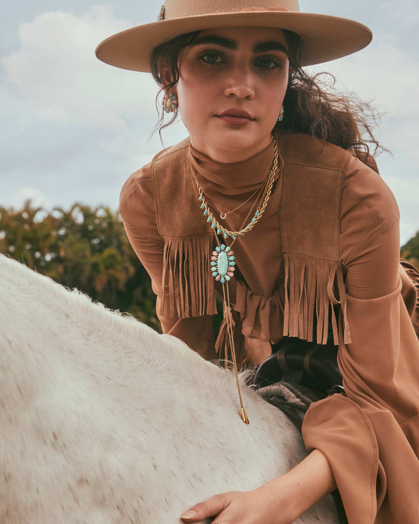 Kendra-Scott-Noble-Rope-Link-and-Chain-Necklace-Vintage-Gold-01