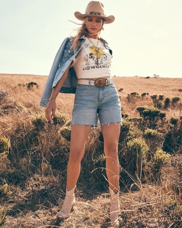 Wrangler® x Yellow Rose by Kendra Scott Boxy Crop Tee in Vanilla Ice