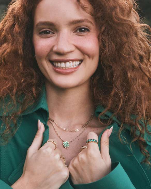 Clover Gold Short Pendant Necklace