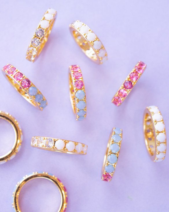 Chandler Gold Band Ring in Pink Blue Mix