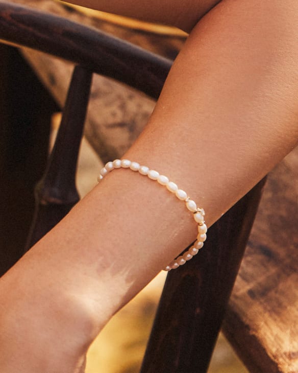 Michelle 14k Yellow Gold Pearl Bracelet in White Pearl