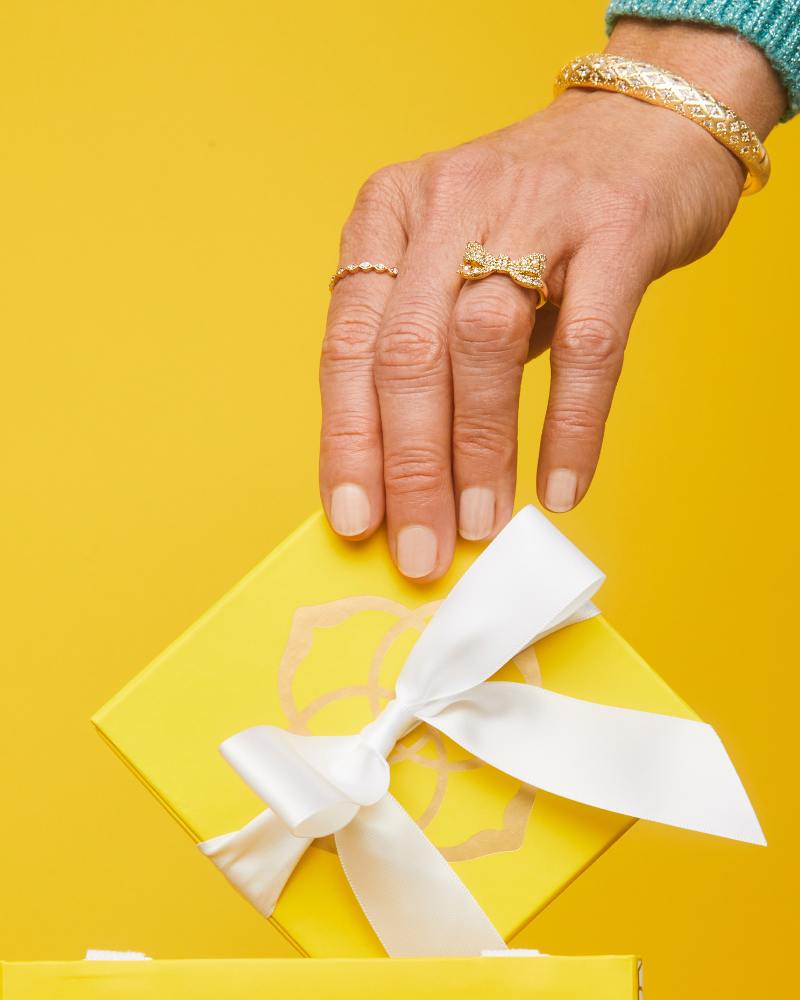 Krista Gold Bow Short Pendant Necklace in White Mix