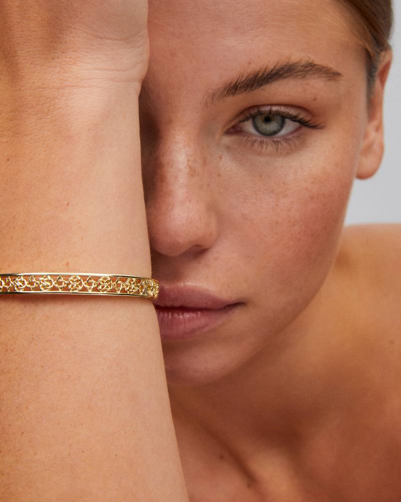 Kelly Hoop Earrings in Gold