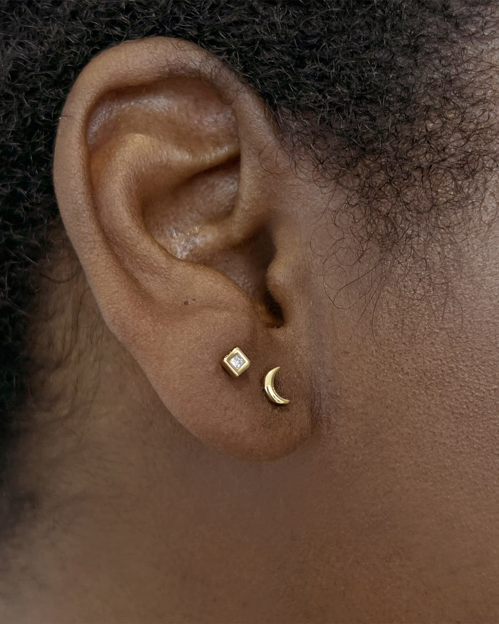 Ella Single Stud Earring in Gold