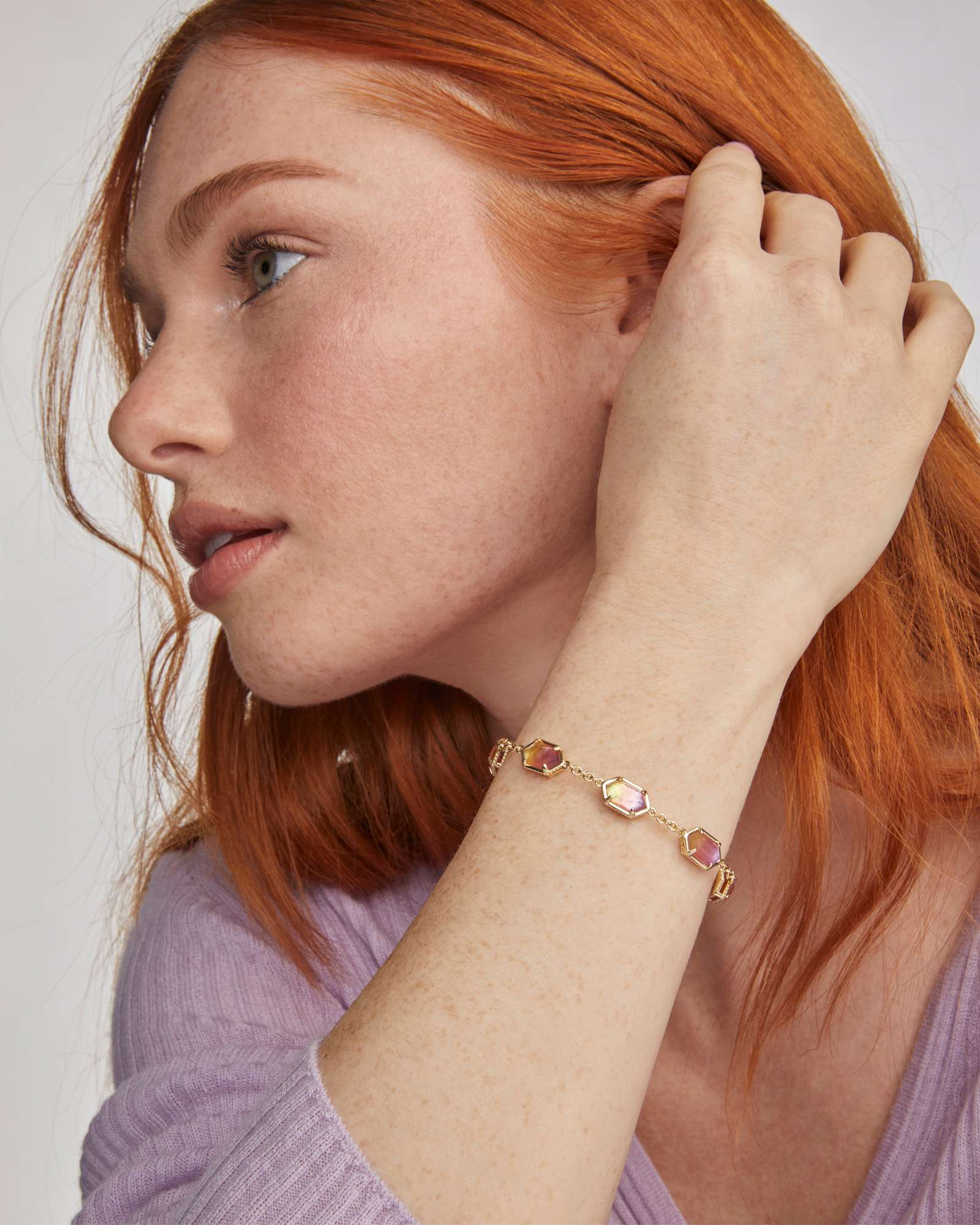 アクセサリー K10 gold delicate chain bracelet Elaina Gold Delicate Chain Bracelet in Berry Kyocera Opal