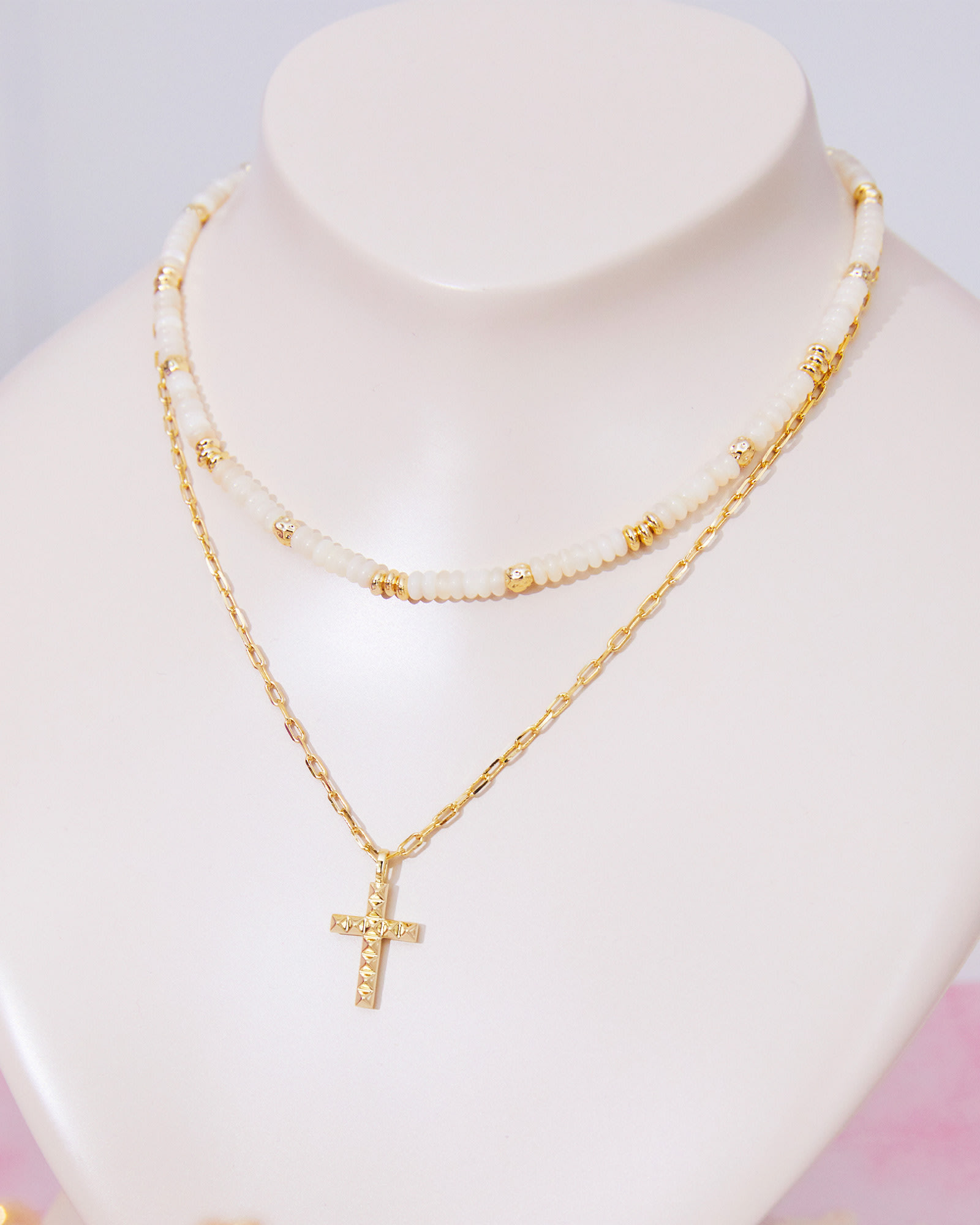 Jada Cross Short Pendant Necklace in Gold