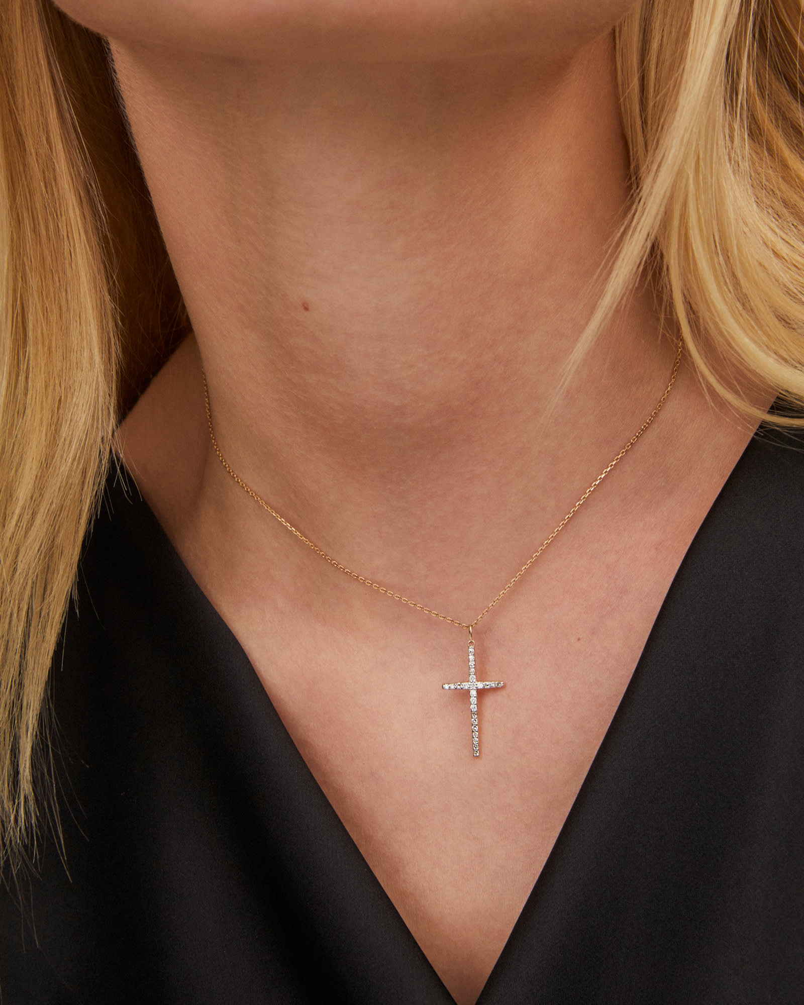 Large Cross 14k Yellow Gold Pendant Necklace in White Diamond | Kendra Scott