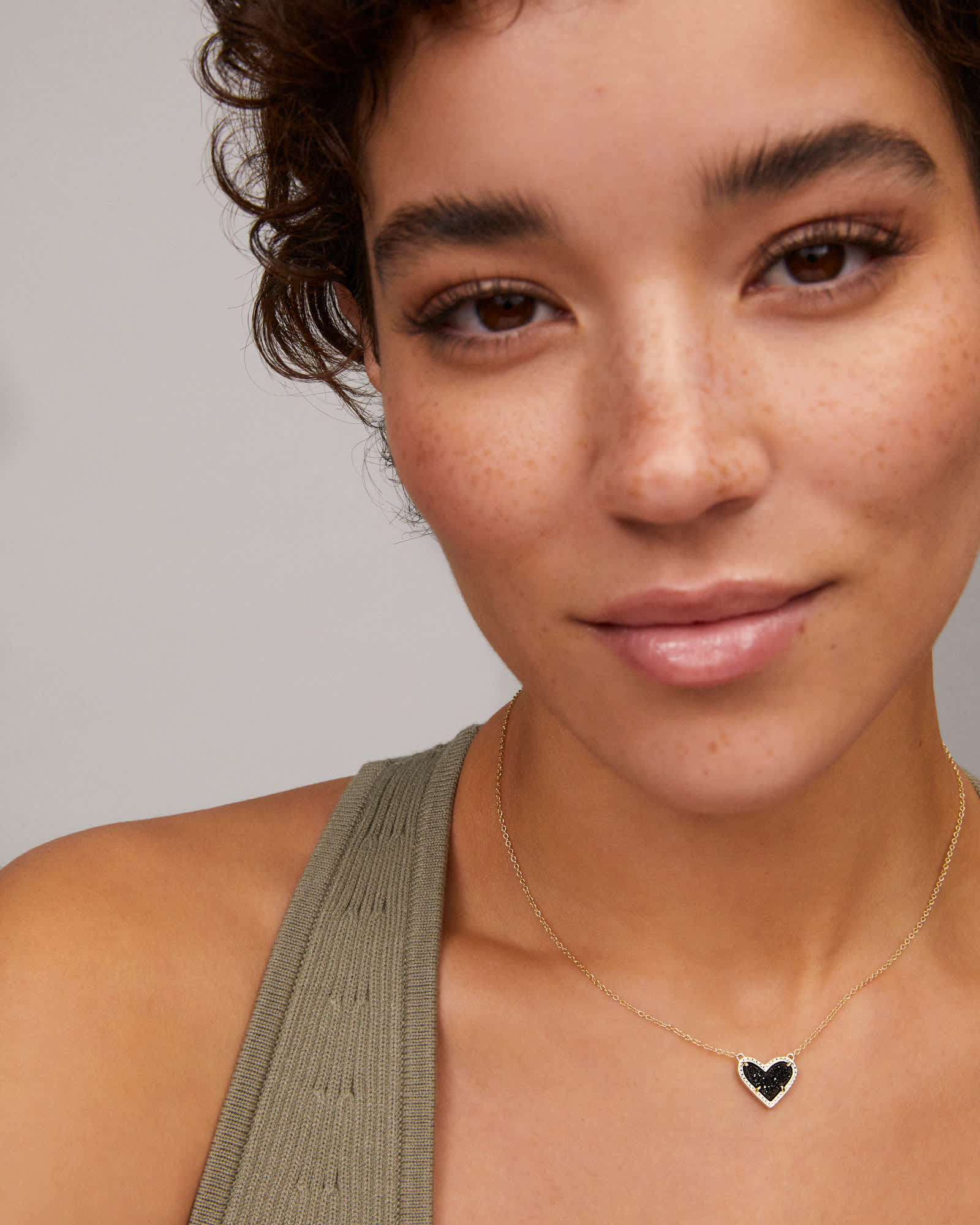 Ari Heart Gold Pendant Necklace in Black Drusy | Kendra Scott