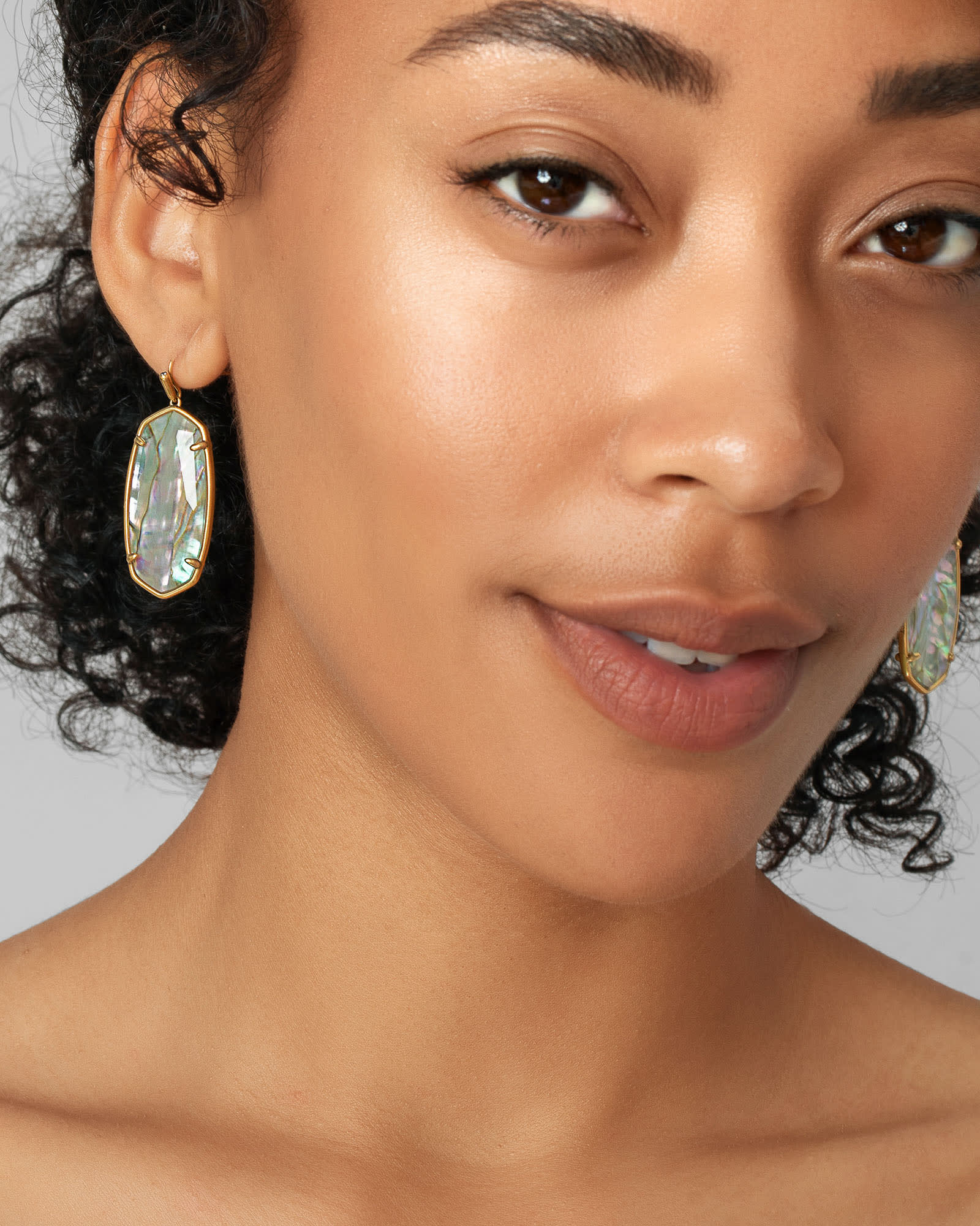 Faceted Elle Gold Drop Earrings in Lilac Abalone | Kendra Scott
