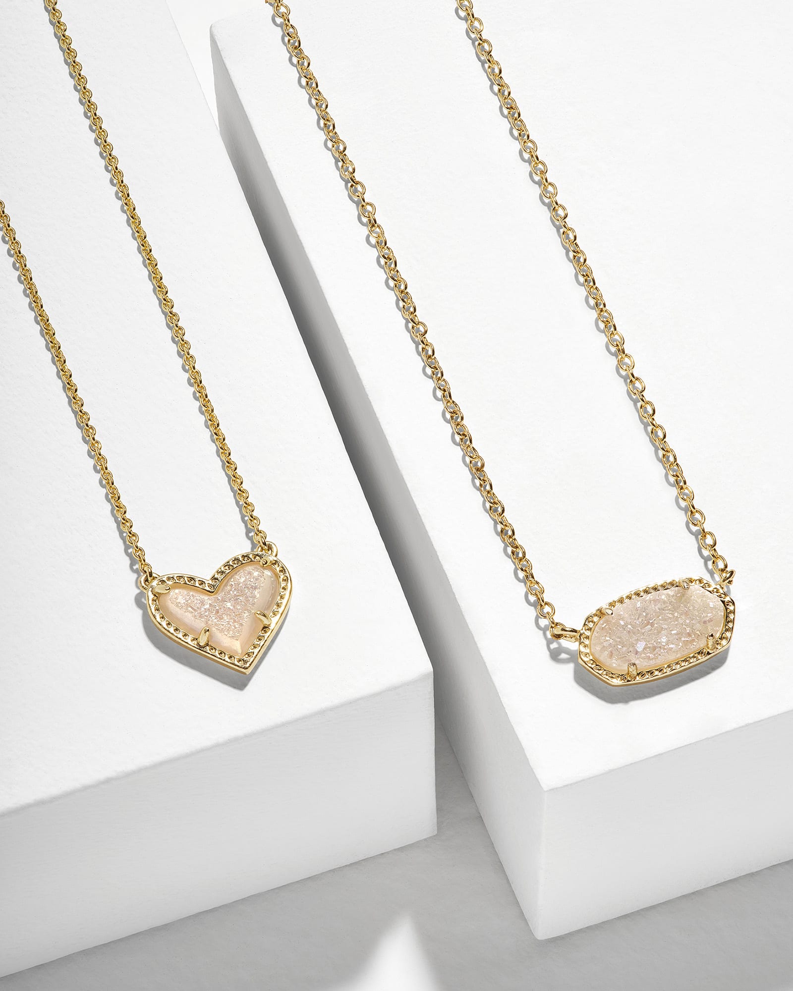 Ari Heart Gold Pendant Necklace in Rose Quartz