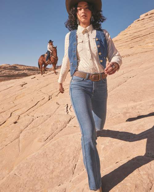 Wrangler® x Yellow Rose by Kendra Scott Vintage Pearl Snap Western Shirt