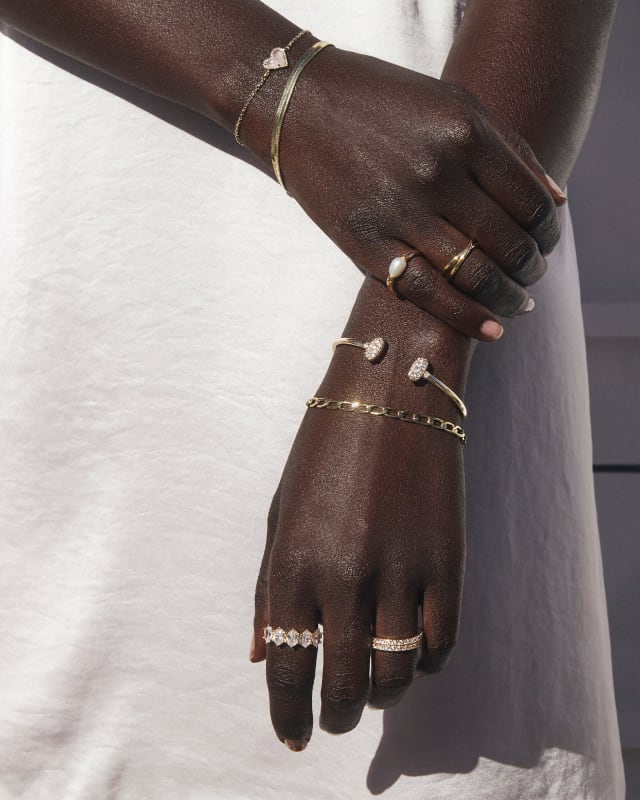 Ari Heart Gold Chain Bracelet in Rose Quartz image number 3