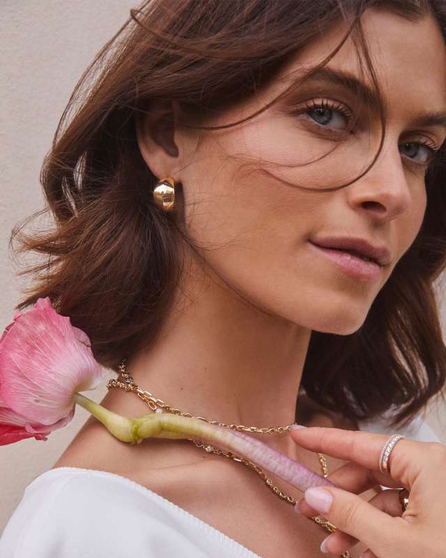 Krista Gold Metal Hoop Earrings image number 3.0