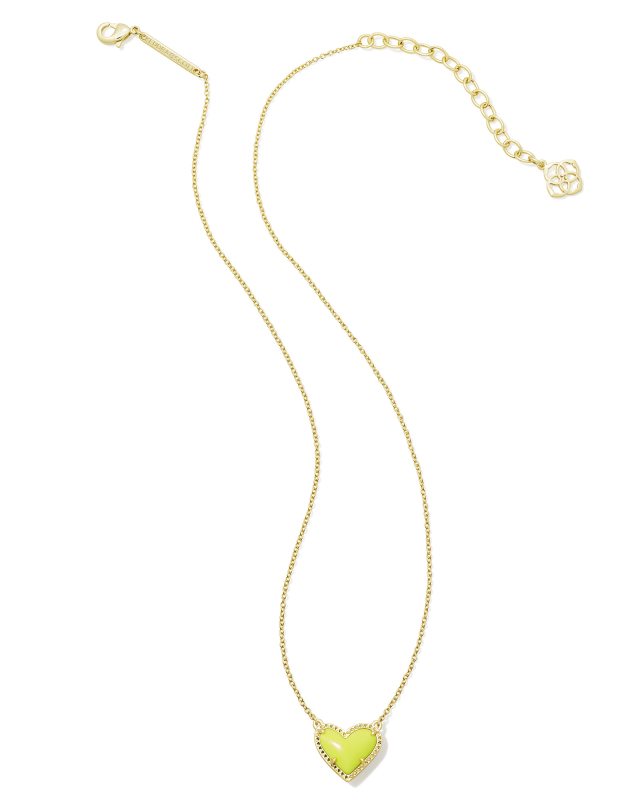 Ari Heart Pendant Necklace in Gold image number 1.0