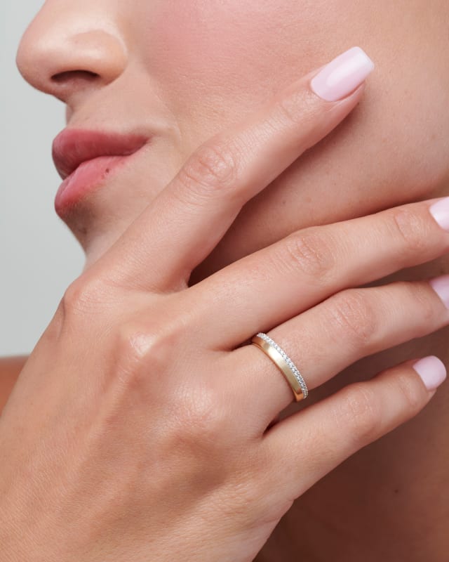 Colour Blossom ring, pink gold and white mother-of-pearl