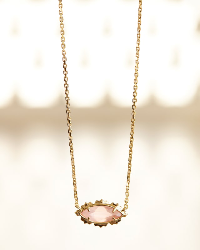 Genevieve Short Pendant Necklace in Gold image number 4.0