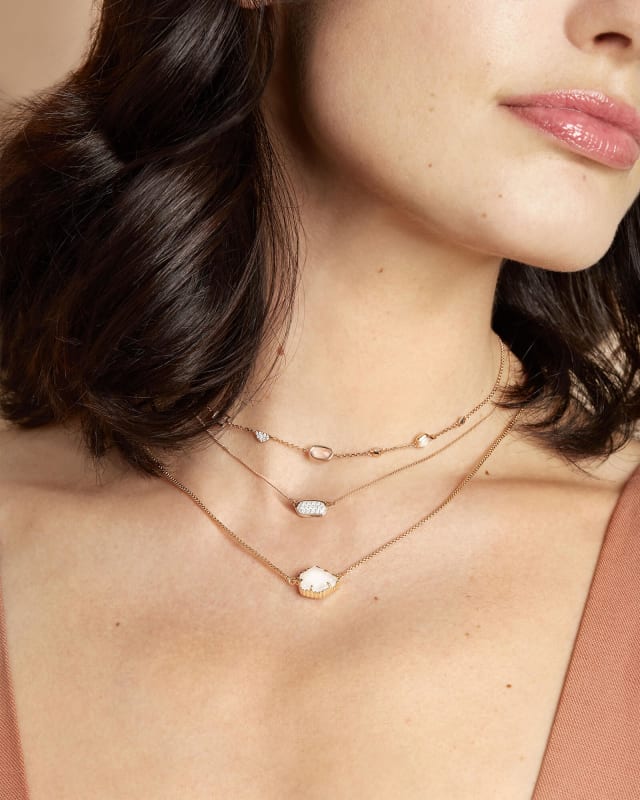 Diamond pendant necklace in rose gold