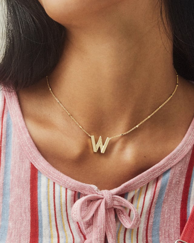 Letter W Pendant Necklace in Silver image number 1.0