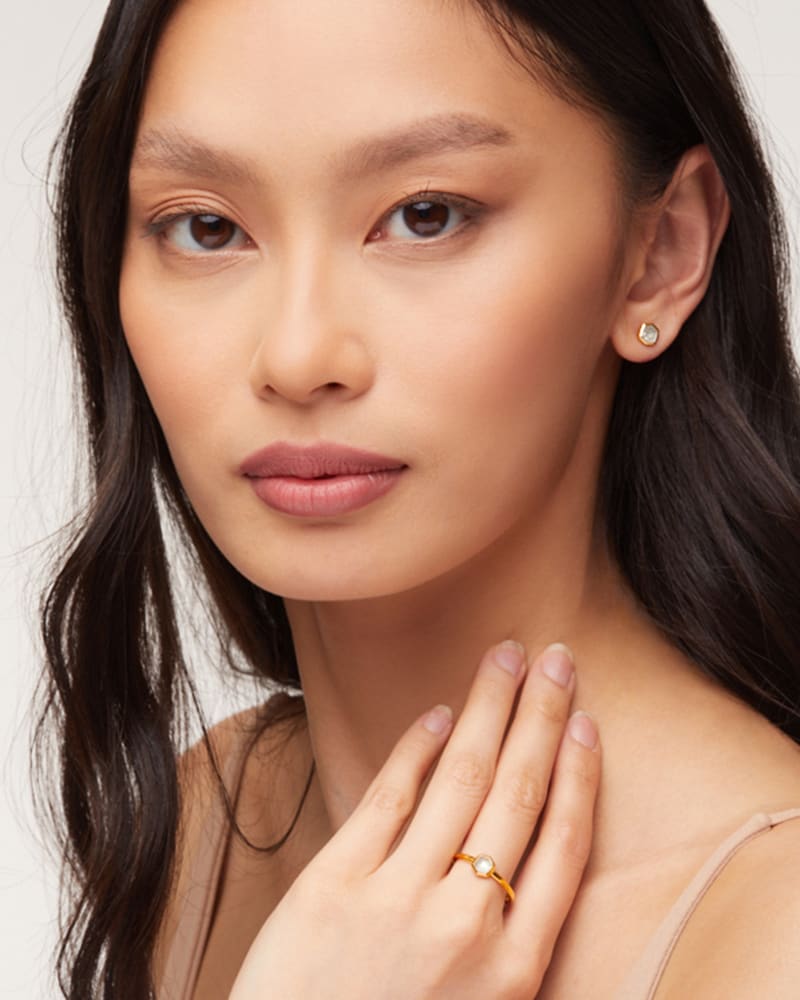 Davie 18k Gold Vermeil Band Ring in White Opal image number 1
