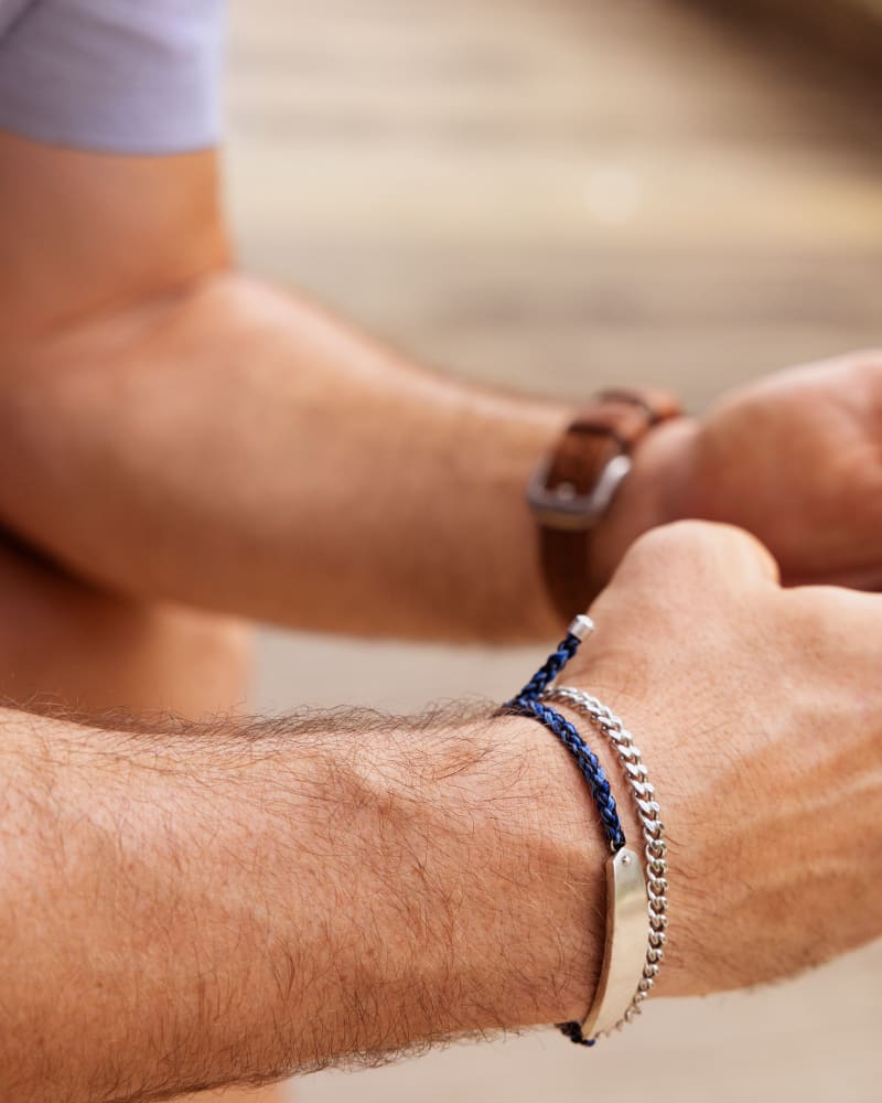 Curb Chain Bracelet image number 1
