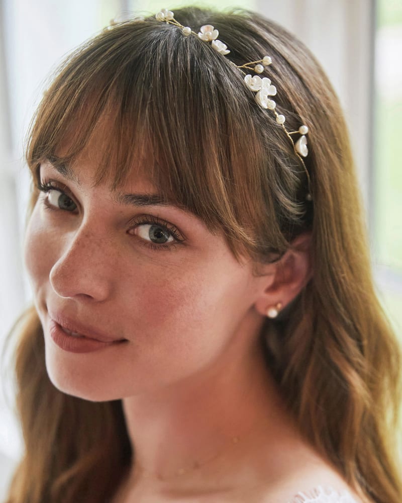 Pearl Flower Halo in Gold image number 2