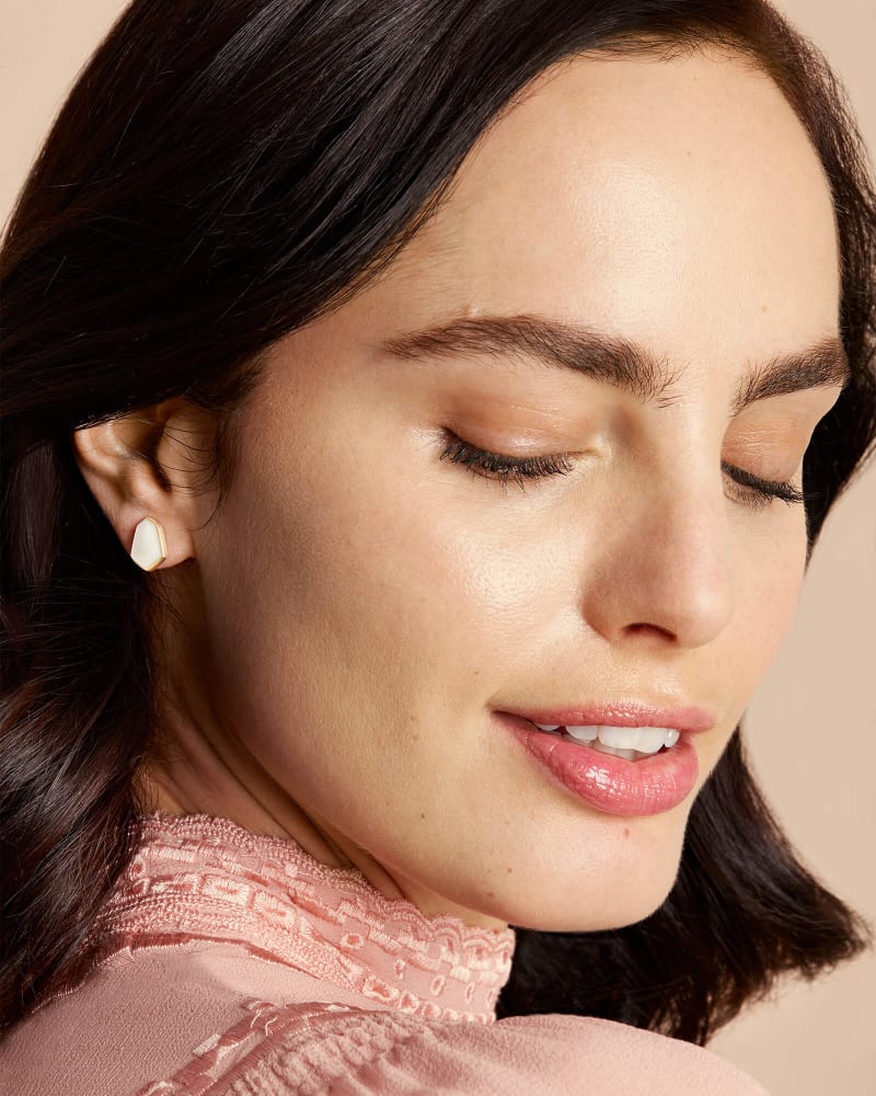 Clove Stud Earrings image number 1