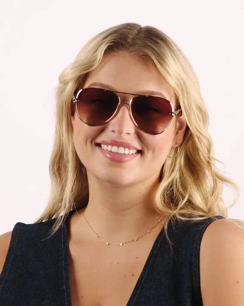 Korinne Sunglasses | Kendra Scott display picture 1