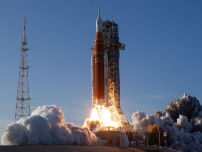 NASA’s Space Launch System rocket carrying the Orion spacecraft with NASA astronauts Reid Wiseman, commander; Victor Glover, pilot; Christina Koch, mission specialist; and CSA (Canadian Space Agency) astronaut Jeremy Hansen, mission specialist onboard launches on the Artemis II mission, Wednesday, April 1, 2026, from Launch Complex 39B at NASA’s Kennedy Space Center in Florida. NASA’s Artemis II mission will take Wiseman, Glover, Koch, and Hansen on a 10-day journey around the Moon and back aboard their Orion spacecraft. The quartet launched at 6:35 p.m. EDT, from Launch Complex 39B at the Kennedy Space Center.