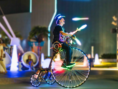 A street performer at Kennedy Under the Stars