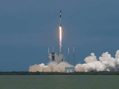 SpaceX Falcon 9 Starlink 10-53 - Kennedy Space Center Visitor Complex