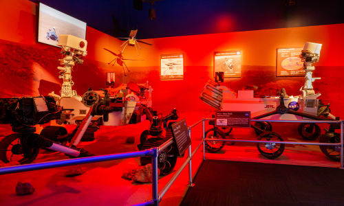 火星之旅景点展出的漫游车