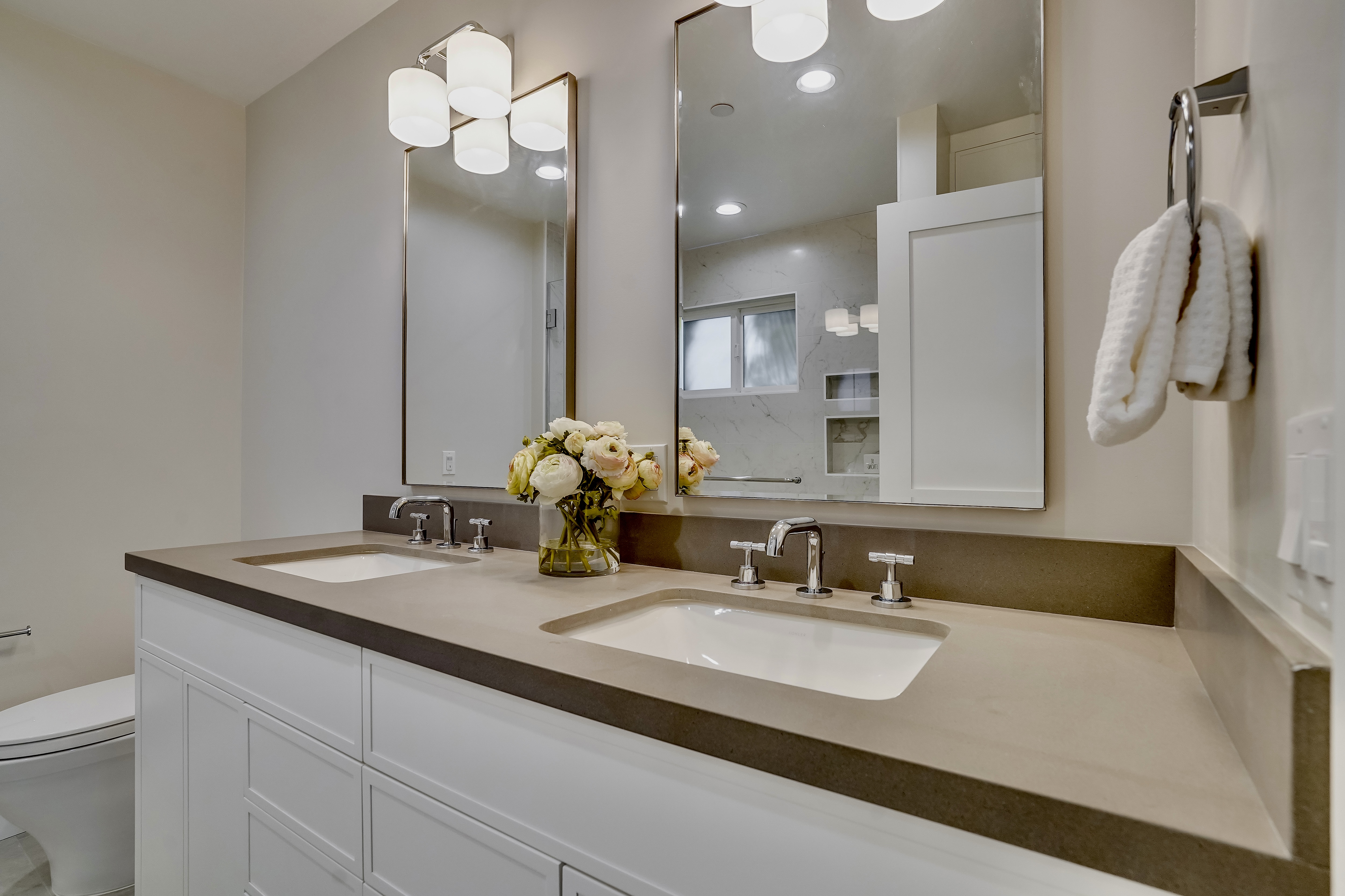 Hero slideshow picture