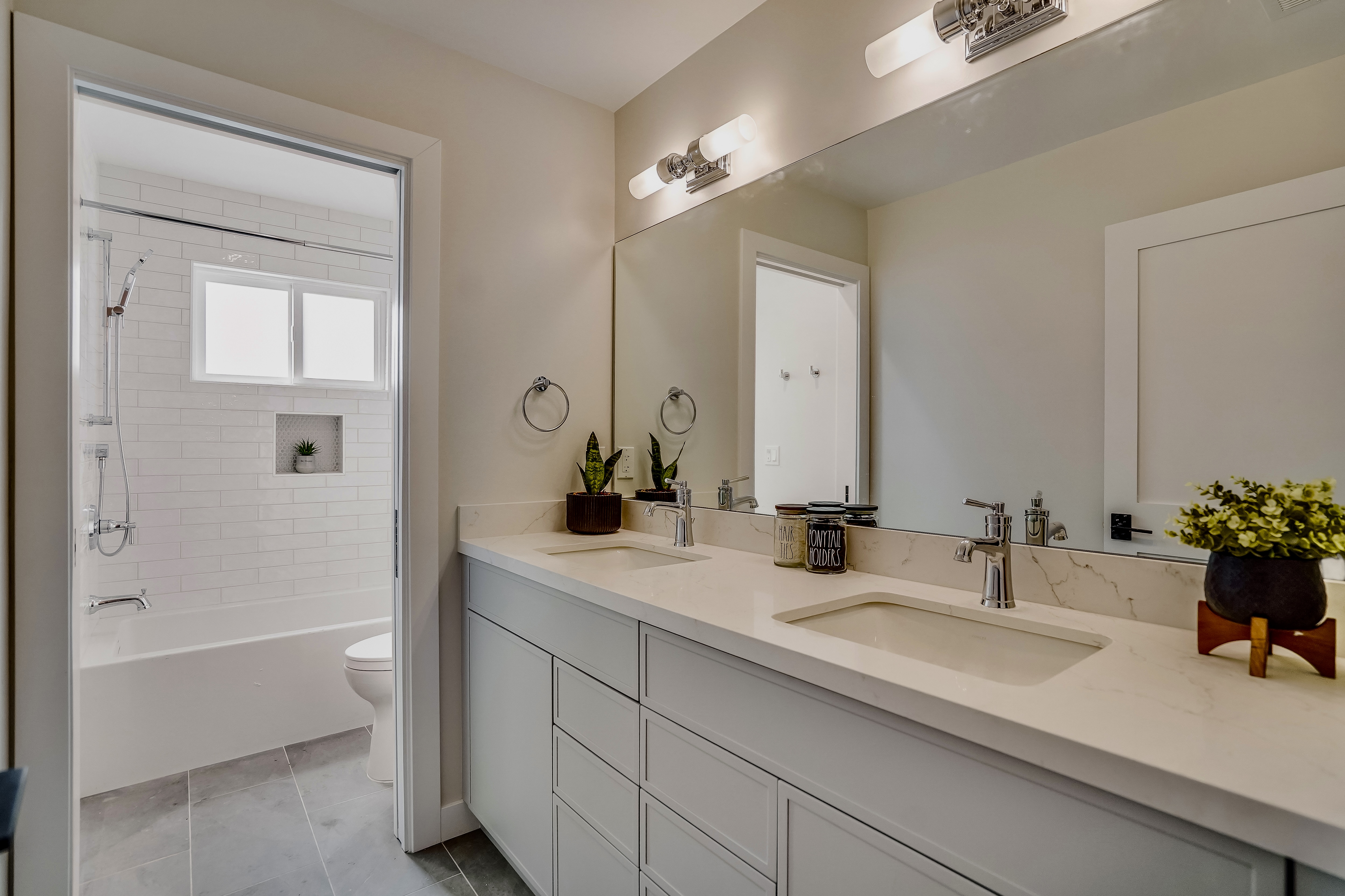 Hero slideshow picture