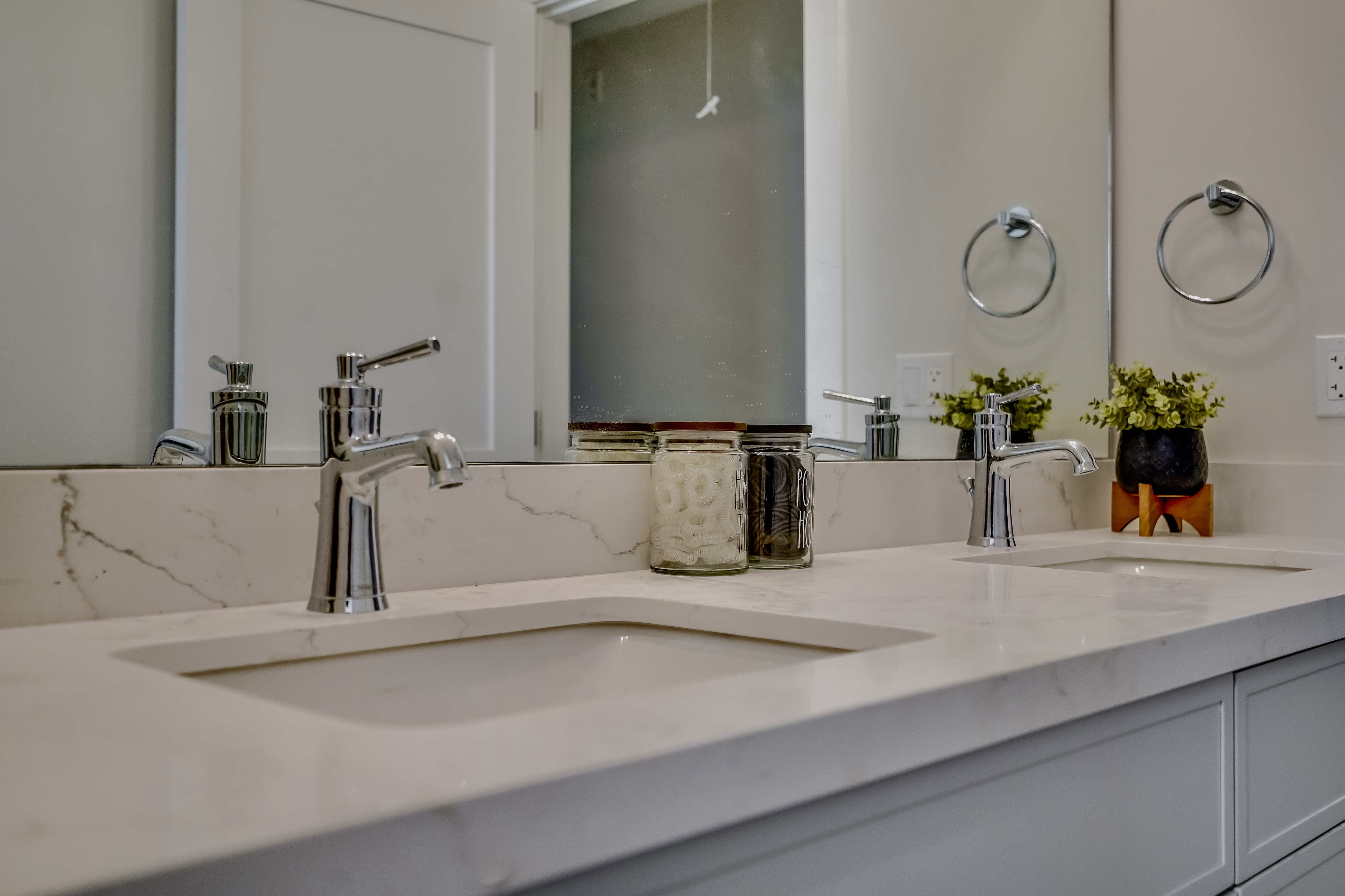 Hero slideshow picture