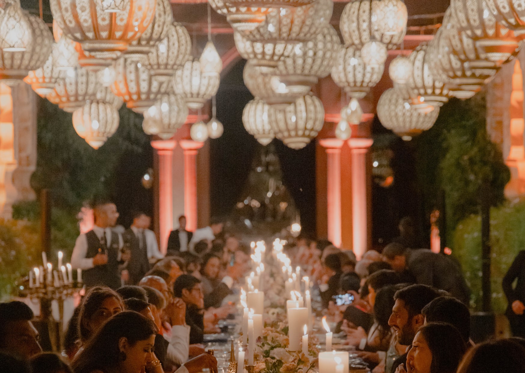 Dream wedding dinner at candle lights