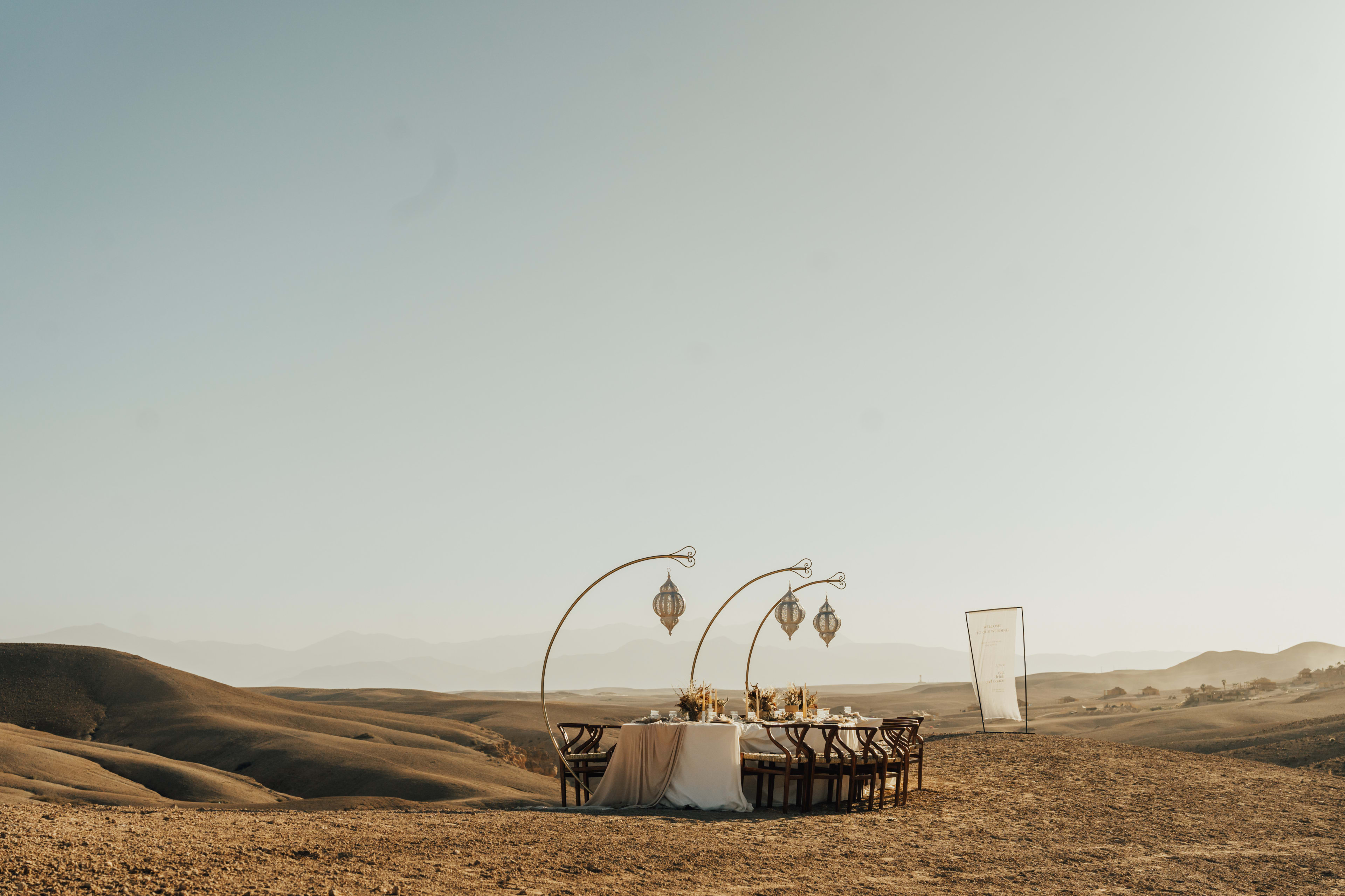 Beautiful table dressed in the Moroccan desert