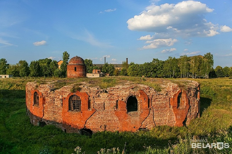 moi-rok-n-roll-zolotoi-telyonok-dom-iz-pribaltiki-i-eshyo-7-prichin-pobyvat-v-bobruiske-1