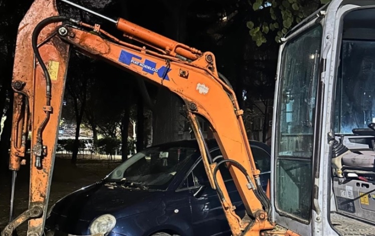 Телевизија 24: Вандализам во Капиштец: Малолетници обиле и управувале ...