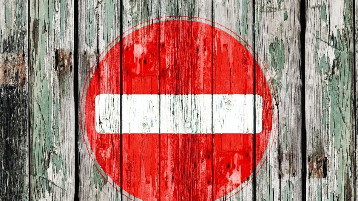 FCA bans father and son from insurance broker FCA bans father and son from insurance broker - fca bans father son