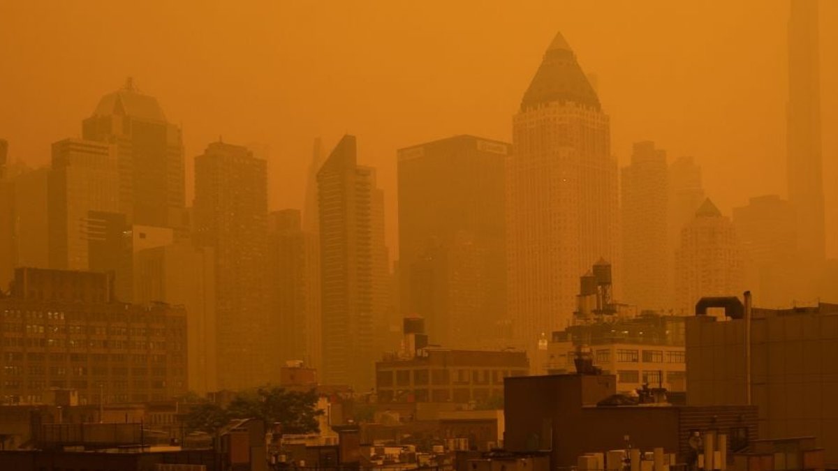 US imposes smoke tax on Canadian goods - smoke tax