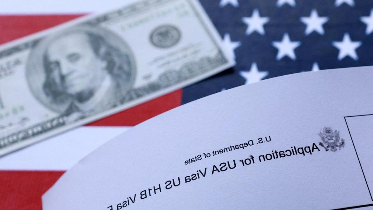 Senator proposes three-year halt to H-1B visas Senator proposes three-year halt to H-1B visas - h1b visas