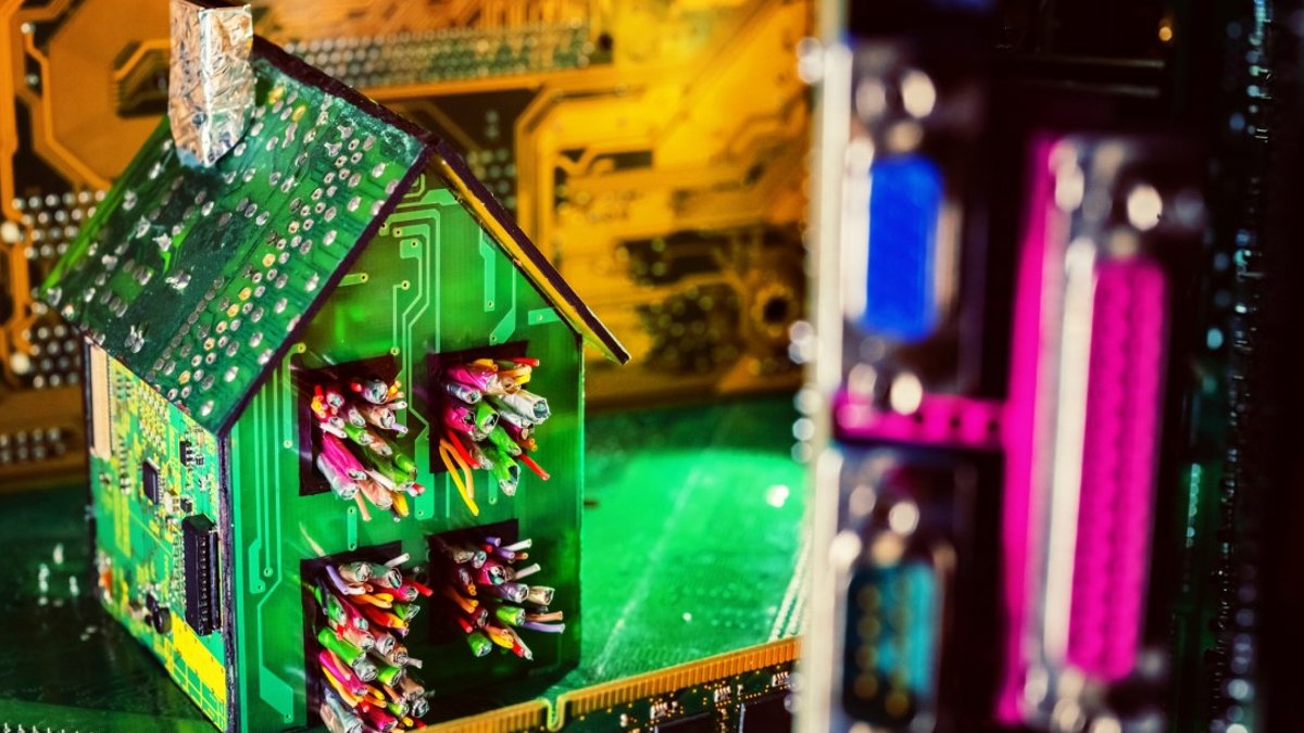 Data centres threaten PM's housing goals, industry warns - data centre housing goals