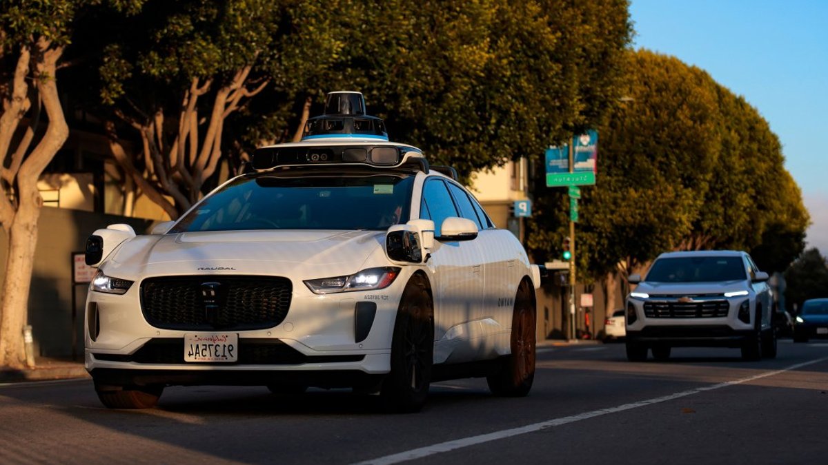 Self Driving Cars Involved in Fewer Accidents - self driving