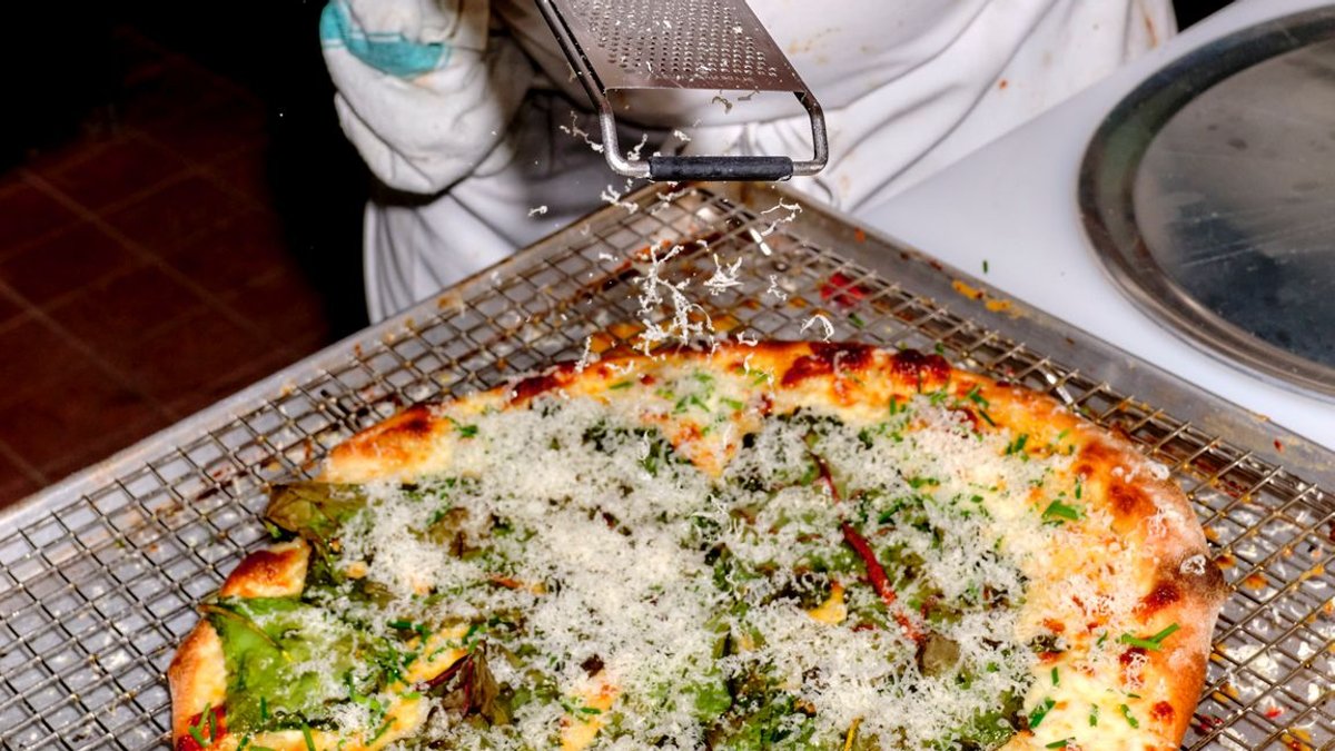London embraces pizza with a curried twist - curried pizza