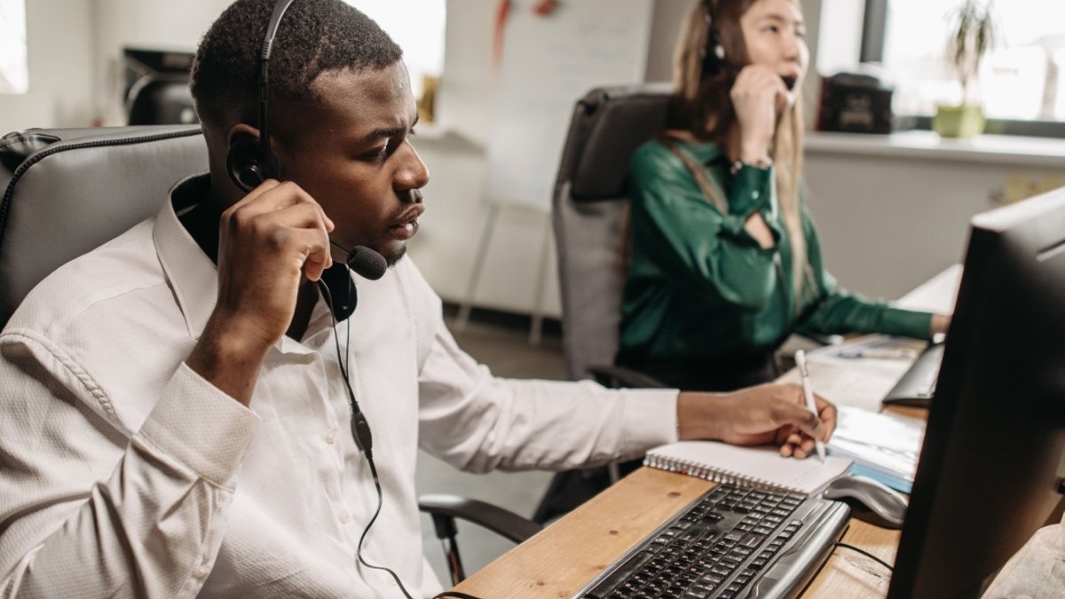 Free phone number helps small businesses understand AI Free phone number helps small businesses understand AI - free phone number ai