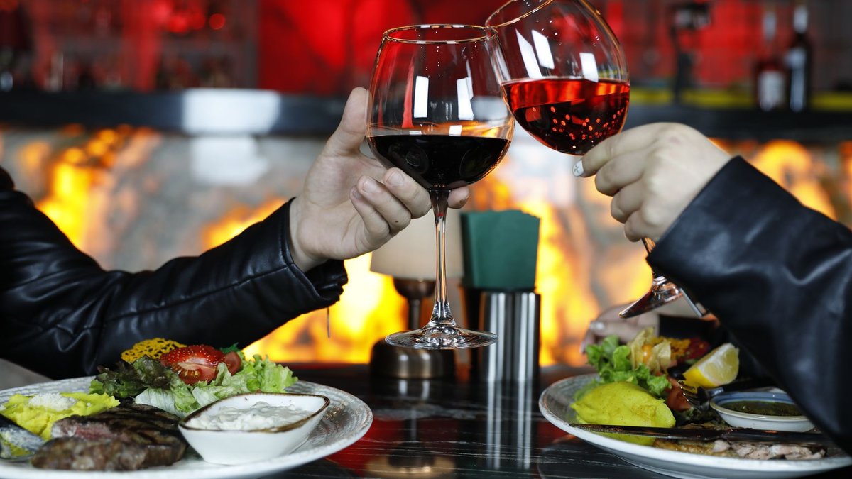 Winter food and wine pairings for cozy nights - winter pairings